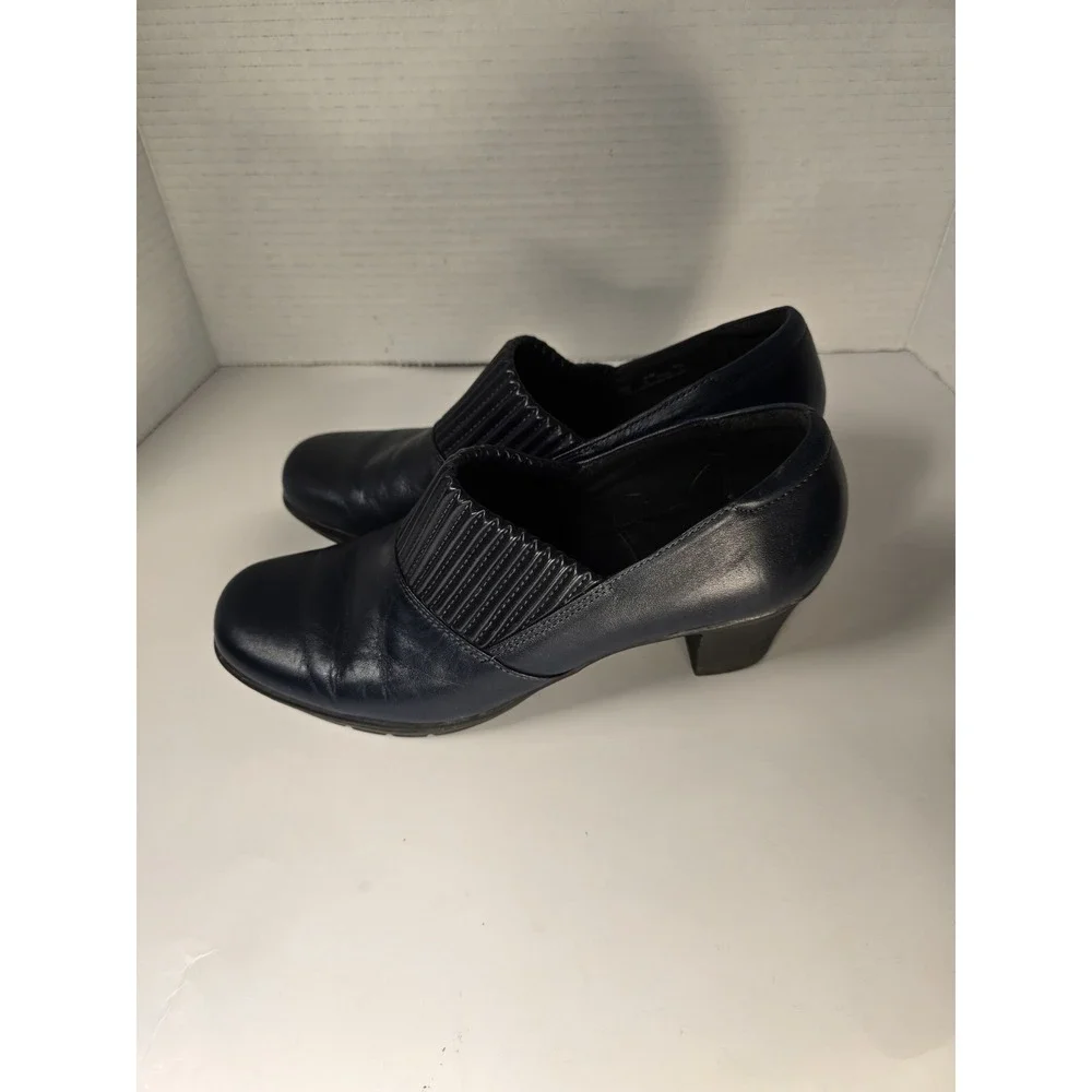 Clarks bendables thoughtful